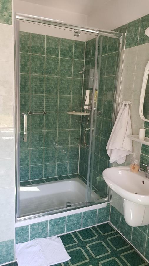 Hotel Alicja 우치 외부 사진