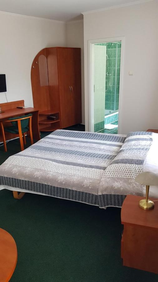 Hotel Alicja 우치 외부 사진