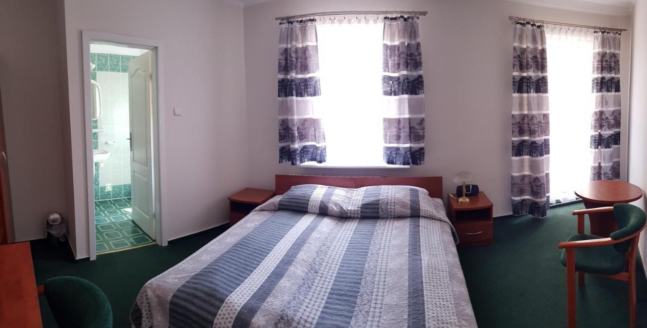 Hotel Alicja 우치 외부 사진